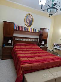 Camera da letto in legno massiccio