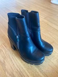Stivaletto nero