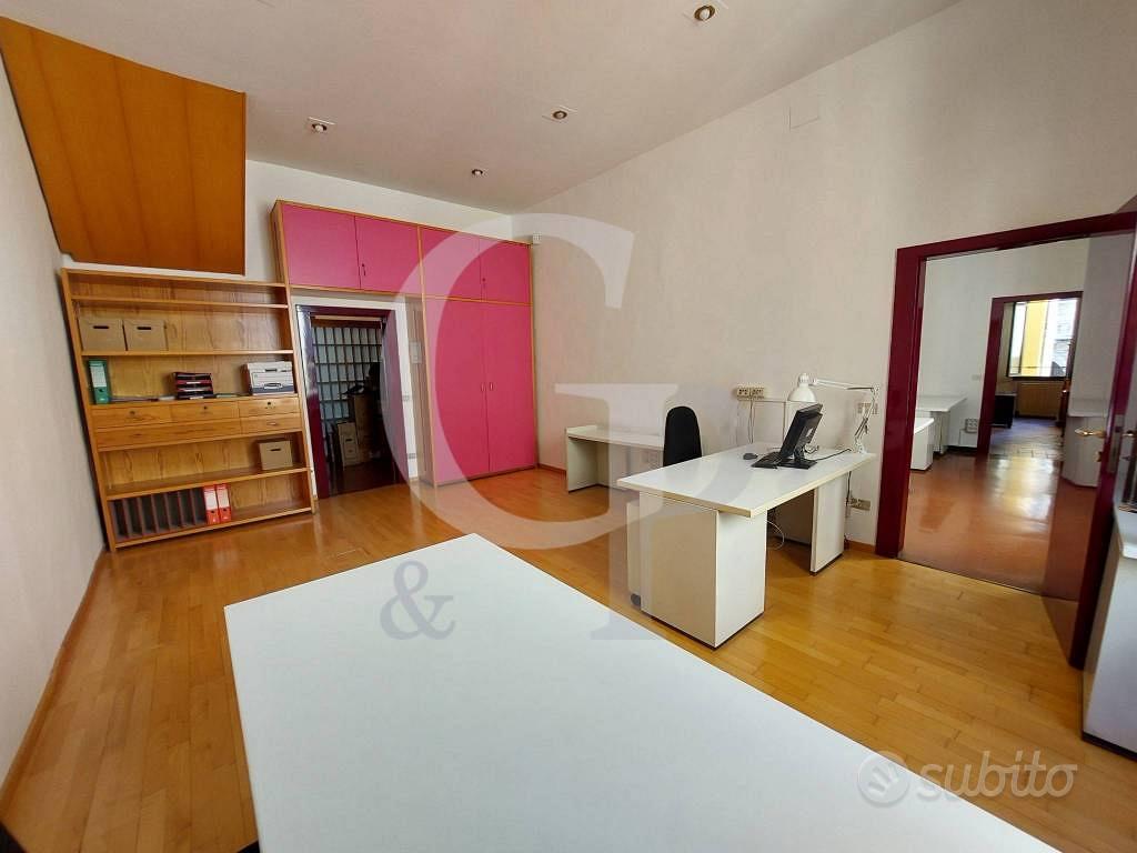 Immobile di 294 m² con più di 5 locali a Bologna - Vista 3