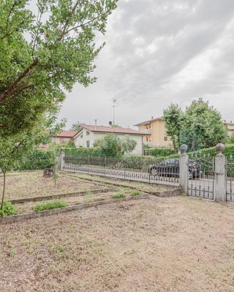 SAN VENDEMIANO casa singola su 3 livelli C503