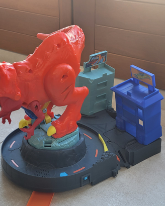 Hot wheels assalto del T-rex