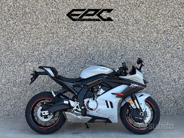 CF MOTO SR 675 R - NUOVA IN PRONTA CONSEGNA