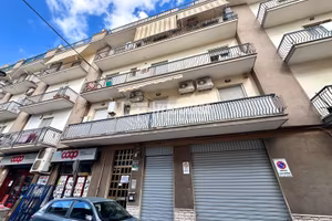 Ampio 3 Vani di 130 mq con Ascensore e Doppia Espo