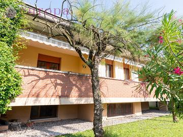 Elegante villa singola vicino al centro