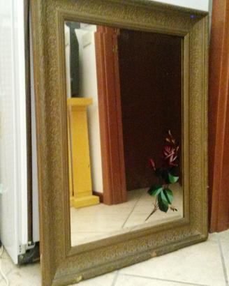 Specchio con rosa