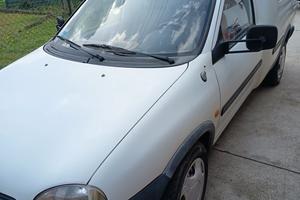 Furgone Opel combo