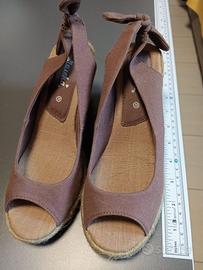 Decolletè in tessuto con zeppa in corda n. 36