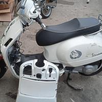 Piaggio Vespa 300 GTS - 2010