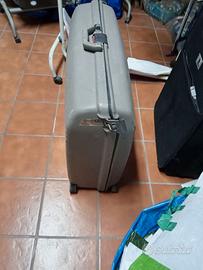 Valigia Samsonite Oyster intera o x ricambi.