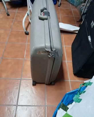 Valigia Samsonite Oyster intera o x ricambi.