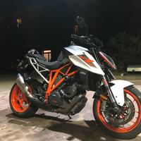 KTM 1290 SuperDuke R 2.0