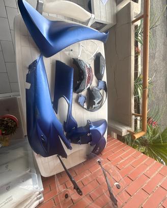 Lotto carene blu opaco e ricambi Honda Sh 125