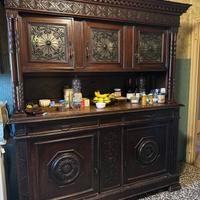 Credenza antica in noce stile Rinascimento primi '