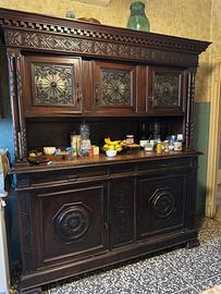 Credenza antica in noce stile Rinascimento primi '