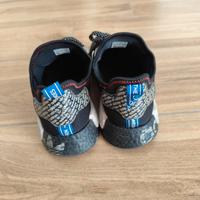 scarpe Adidas nere e blu modello NMD_R1