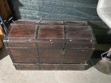 ANTICO BAULE IN LEGNO FORZIERE TIPO NAVALE MILITAR