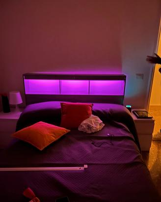Testiera letto con LED
