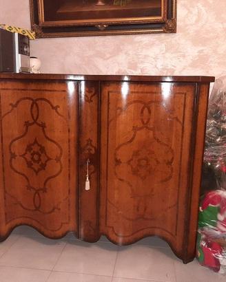 Mobile Camiciaia antico / credenza in legno sagoma