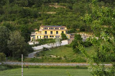 VILLA SINGOLA A PONTI