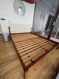 Letto matrimoniale in legno