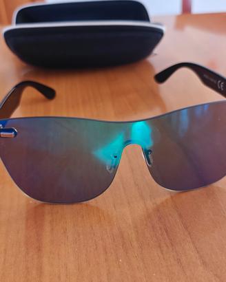 Occhiali da sole con lenti blu