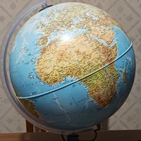 Mappamondo con lampada 