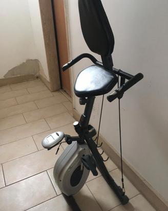 Cyclette orizzontale richiudibile