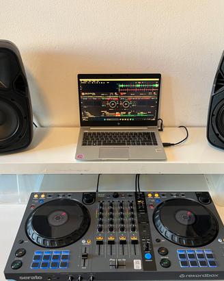 Coppia casse amplificate TK 08A