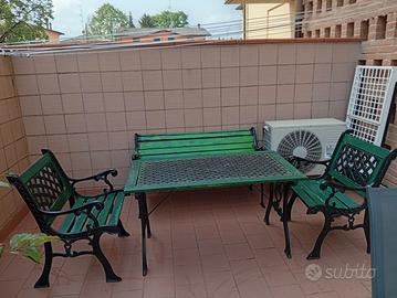 Set tavolo + 2 poltrone + 1 panchina ra giardino 