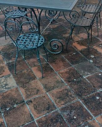 tavolo ferro battuto con sedie da giardino