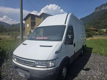 Iveco Daily 2,3 TDI TETTO ALTO