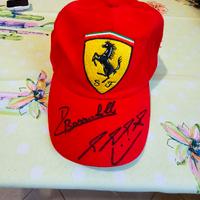 cappello Ferrari autografato
