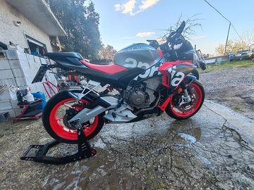 Aprilia Tuono 660