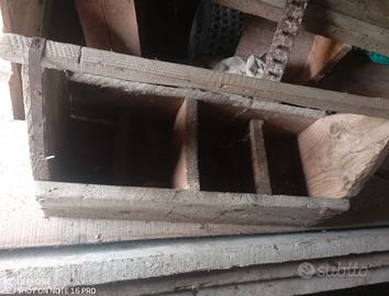 Cassetta attrezzi vintage in legno.