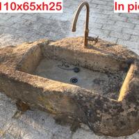 Antico lavello lavandino in pietra