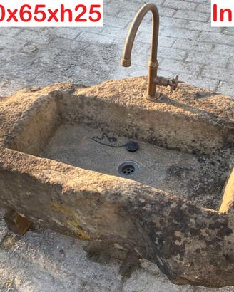 Antico lavello lavandino in pietra