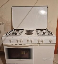 Cucina Ariston 4 fuochi