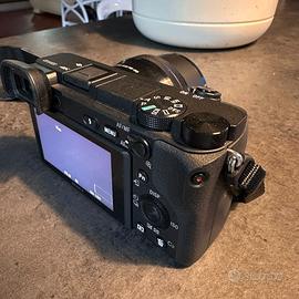 SONY ALPHA 6400 CON 16-50 mm