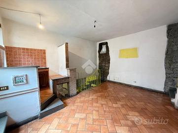 CASA INDIPENDENTE A MONTEFIASCONE