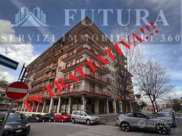 Appartamento di 160 m² con 5 locali e box auto a A