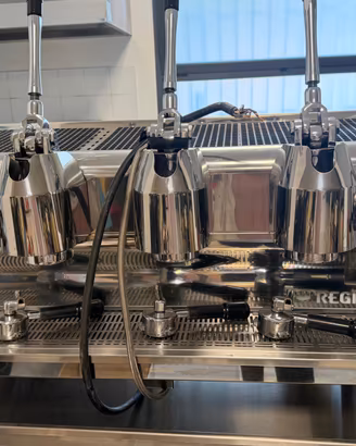MACCHINA DA CAFFÈ PROFESSIONALE REGINA – 3 GRUPPI