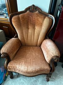 Due poltrone vintage tenute bene