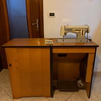 Macchina da cucire Vigorelli anni ’70 con mobile