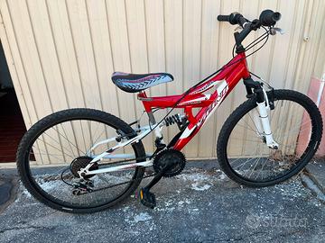 Bici mtb ammortizzata.