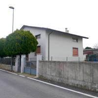 CASA INDIPENDENTE AD UN PASSO DAL CENTRO: spazi...