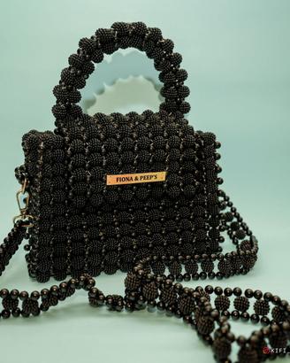 Mini borsa artigianale nera in perline