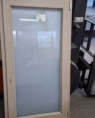 Finestra un'anta in PVC  nuova
