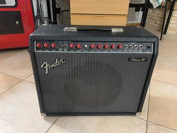 Fender Deluxe 85 del 1987 65 watt RMS
