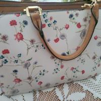 Borsa con due tipi di lati diversi