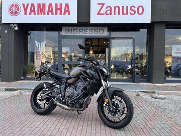 Yamaha MT-07 pochi km